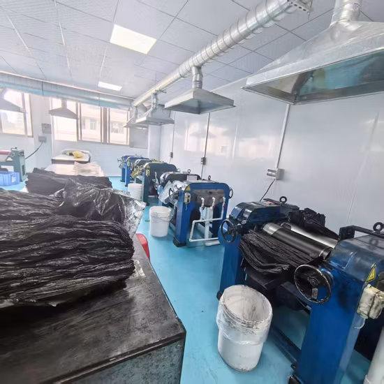 PA8183 Mélange maître en plastique noir de carbone en nylon polyamide à faible odeur comme colorant pour la composition de plastique technique dans les pièces automobiles